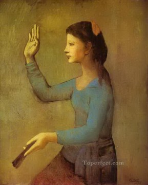 パブロ・ピカソ Painting - 扇を持つ女性 1905年 パブロ・ピカソ